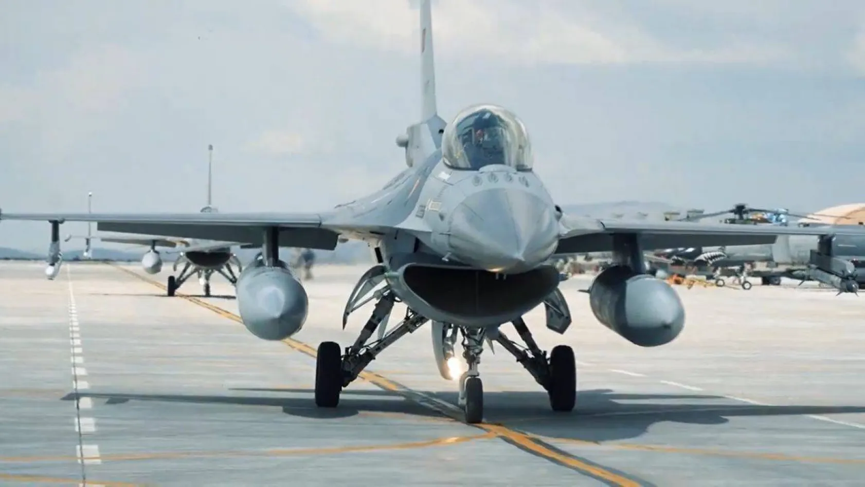 ASELSAN'ın geliştirdiği AESA Uçak Burun Radarı F-16'ya takıldı