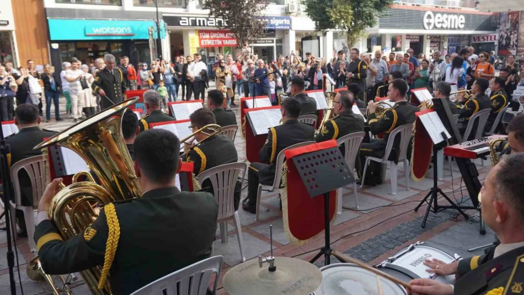 Askeri bandondan Cumhuriyet'in 100. yılına özel konser