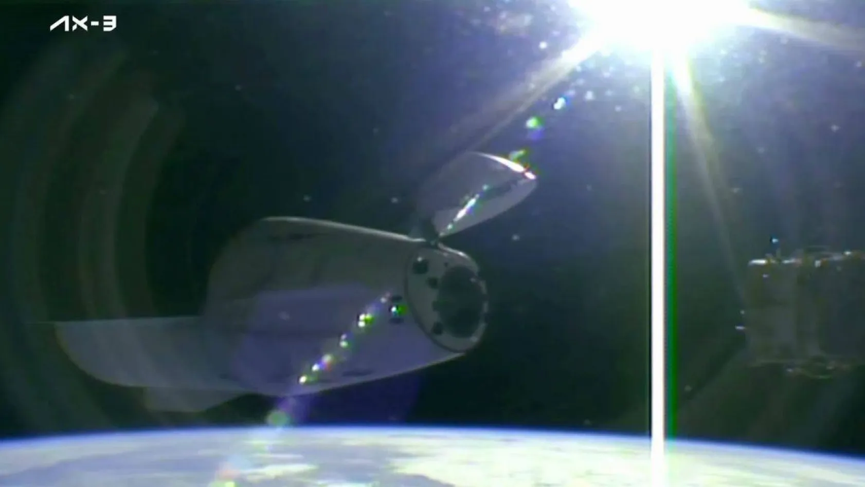 Astronot Gezeravcı'yı taşıyan Dragon kapsülü ISS'ten ayrıldı
