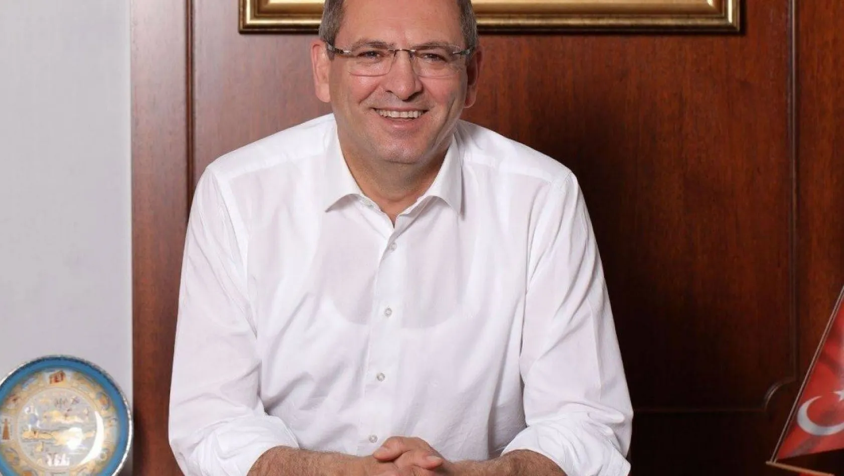 Ayvalık Belediye Başkanı Mesut Ergin, 'Ayvalık'a hizmet vermeyenler şimdi bol bol vaatler sıralıyor'