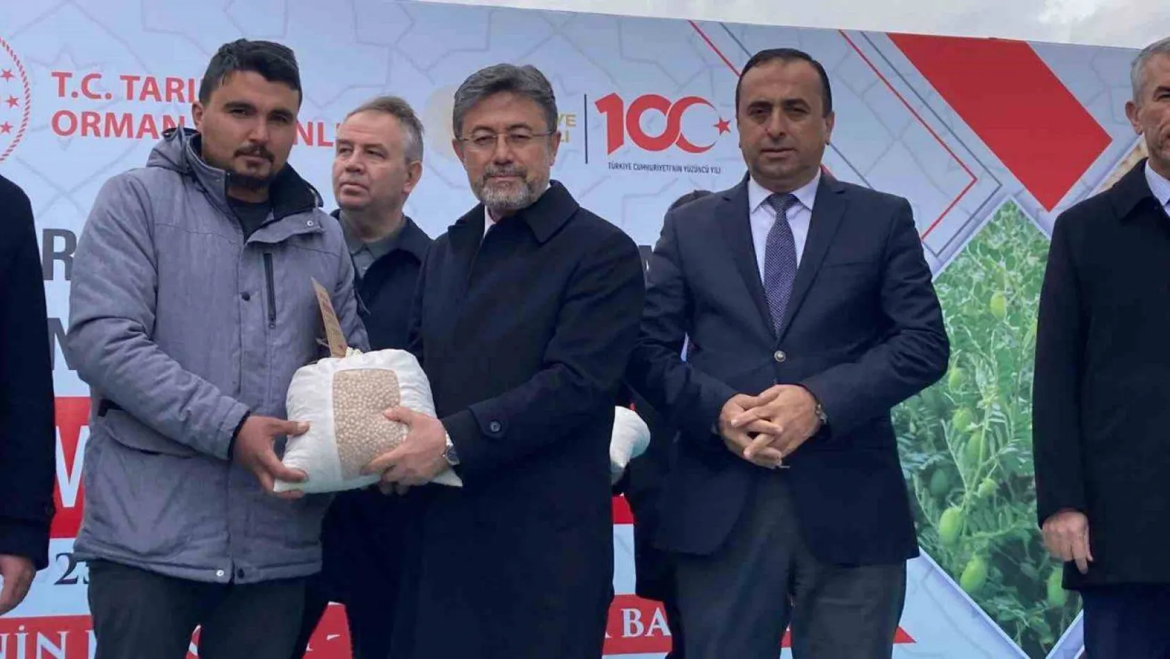 Bakan Yumaklı, Ankara'da tohum dağıtım törenine katıldı