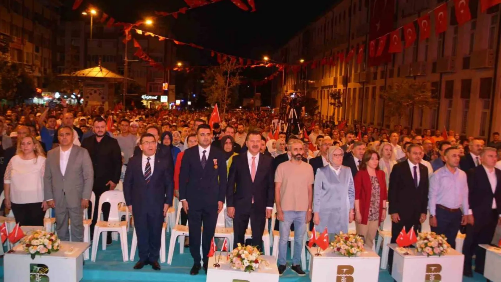 Balıkesir'de 15 Temmuz demokrasi nöbeti
