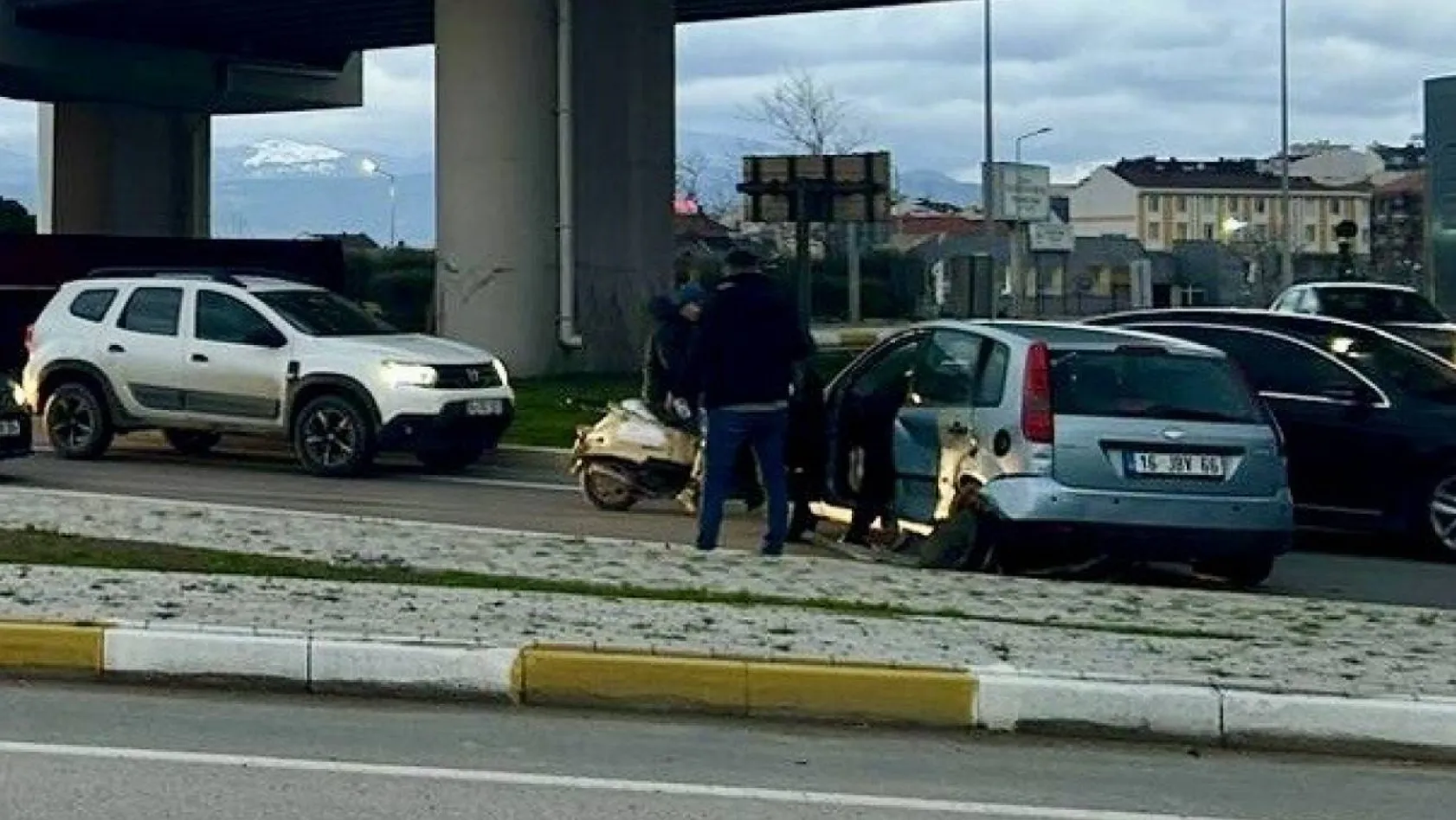 Bandırma'da trafik kazası: 2 yaralı