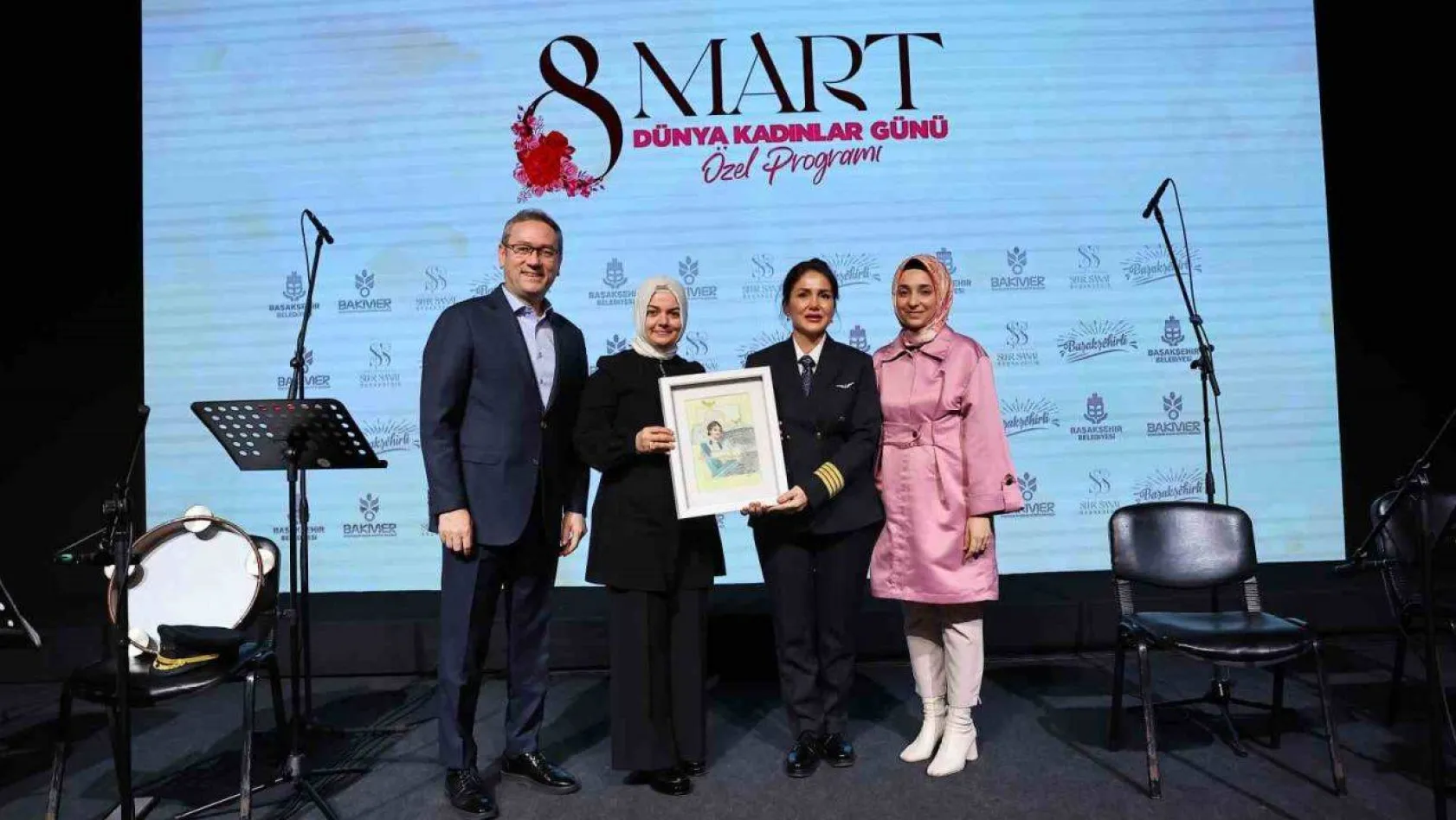 Başakşehir Belediye Başkanı Kartoğlu: 'Her başarılı erkeğin arkasında bir kadın vardır'