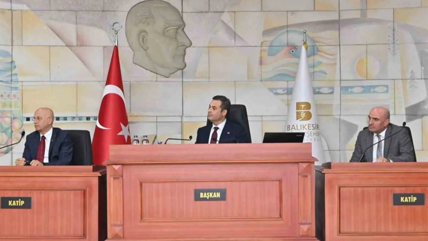 Başkan Ahmet Akın yöneticilerle ilk toplantısını yaptı
