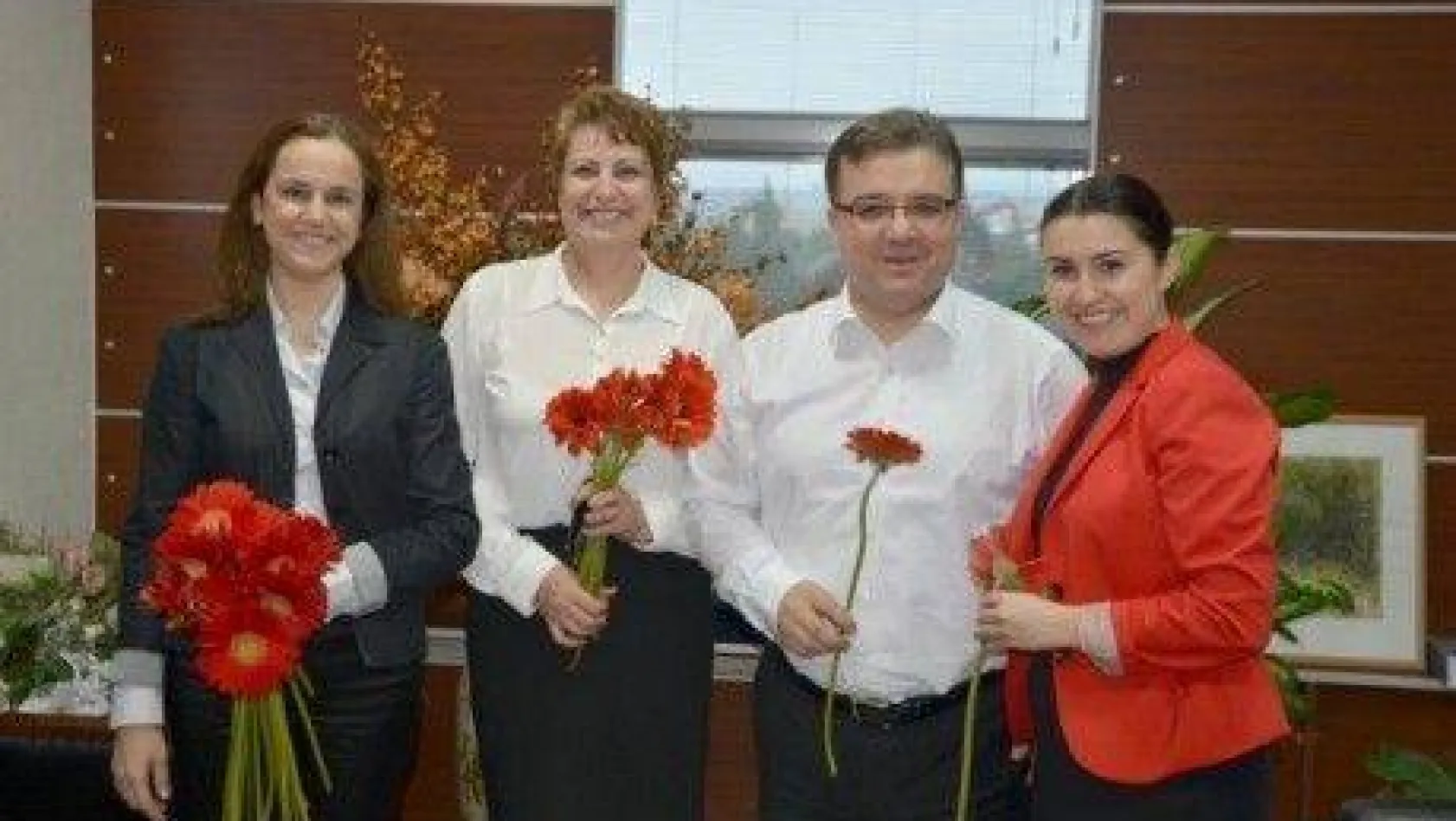 Belediye Personeli Sevgililer Gününü Kutladı