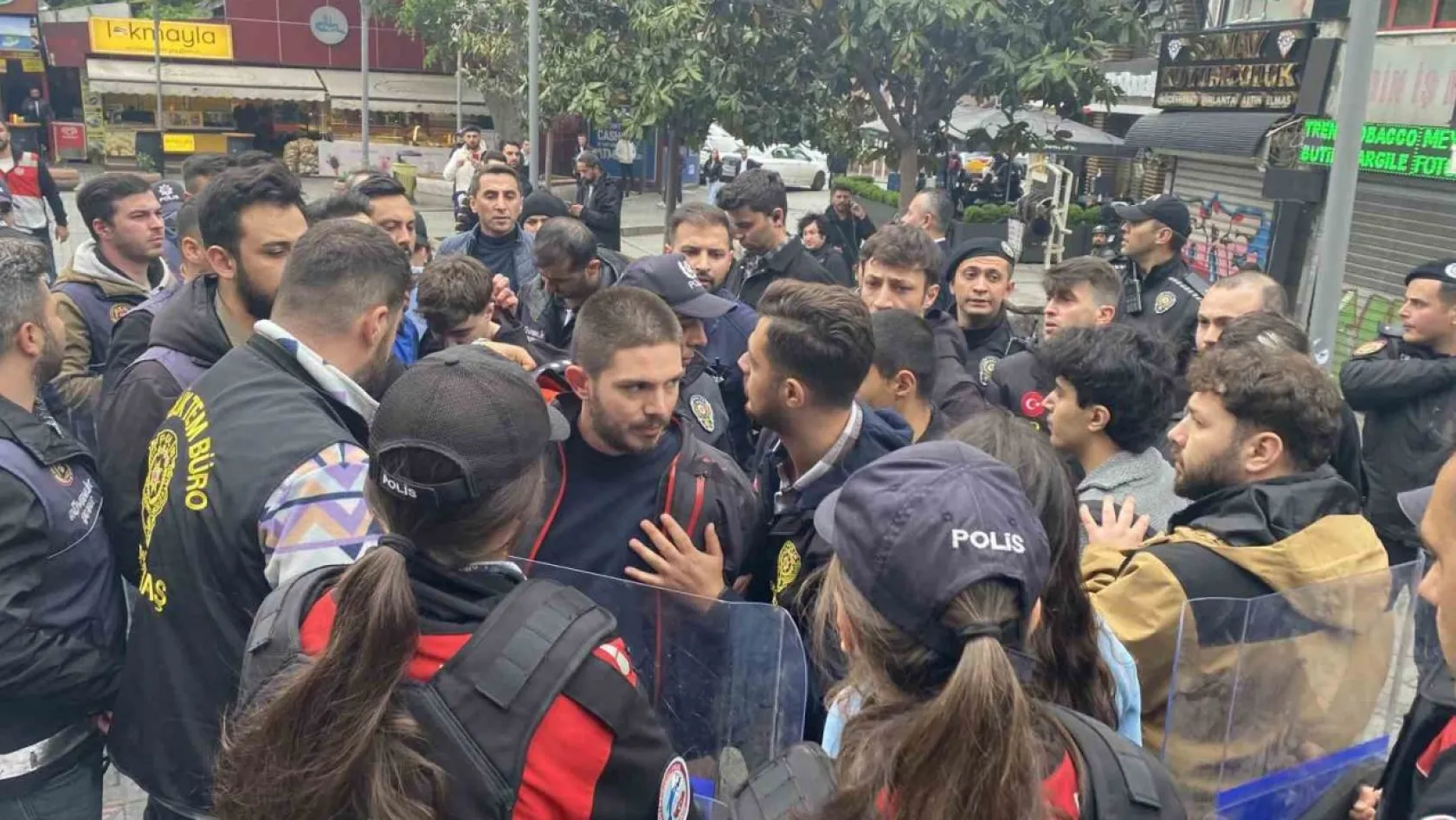 Beşiktaş'ta eylem yapmak isteyen 6 kişi gözaltına alındı
