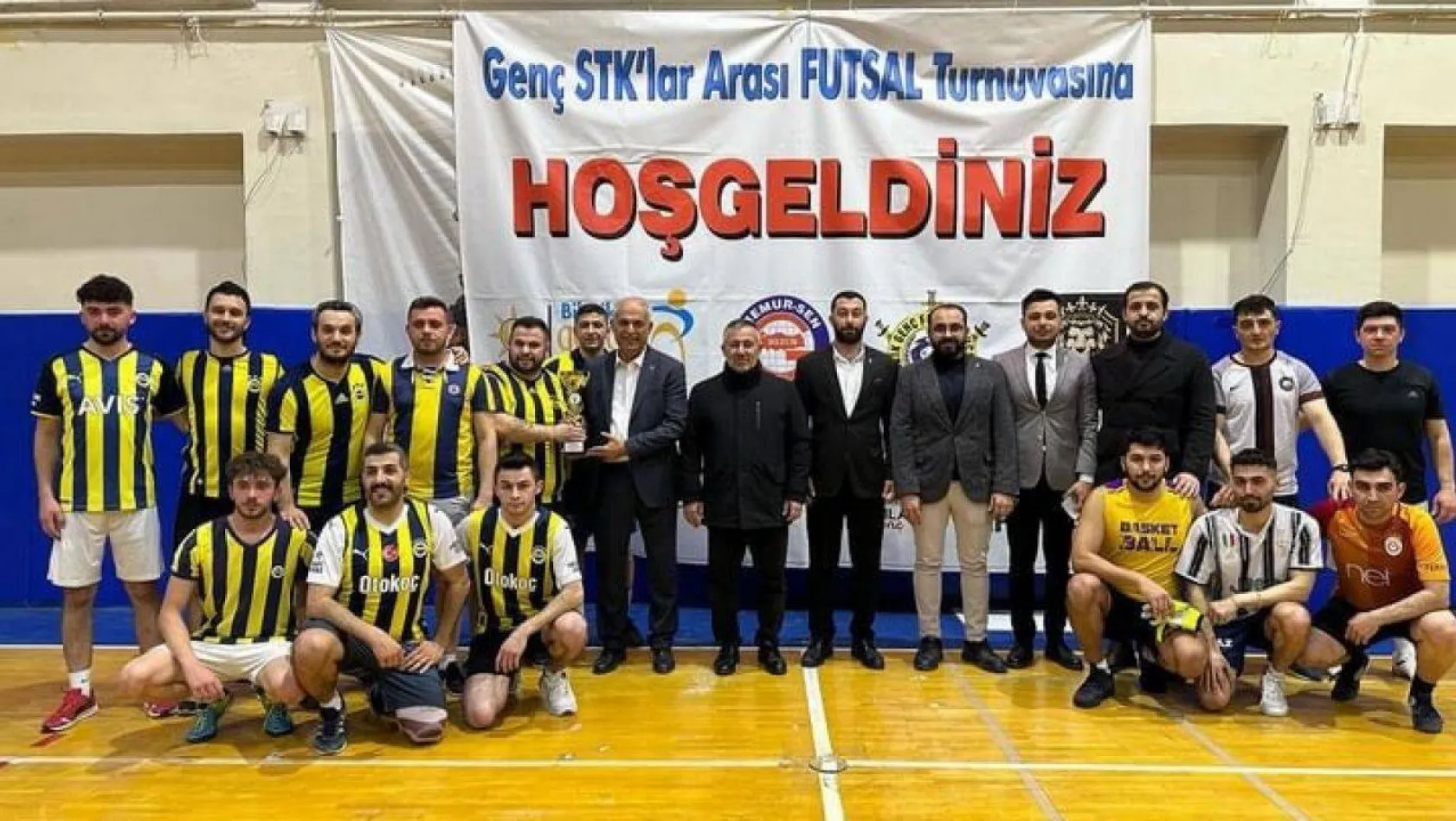 Bilecik'te şampiyon Genç Fenerbahçeliler oldu