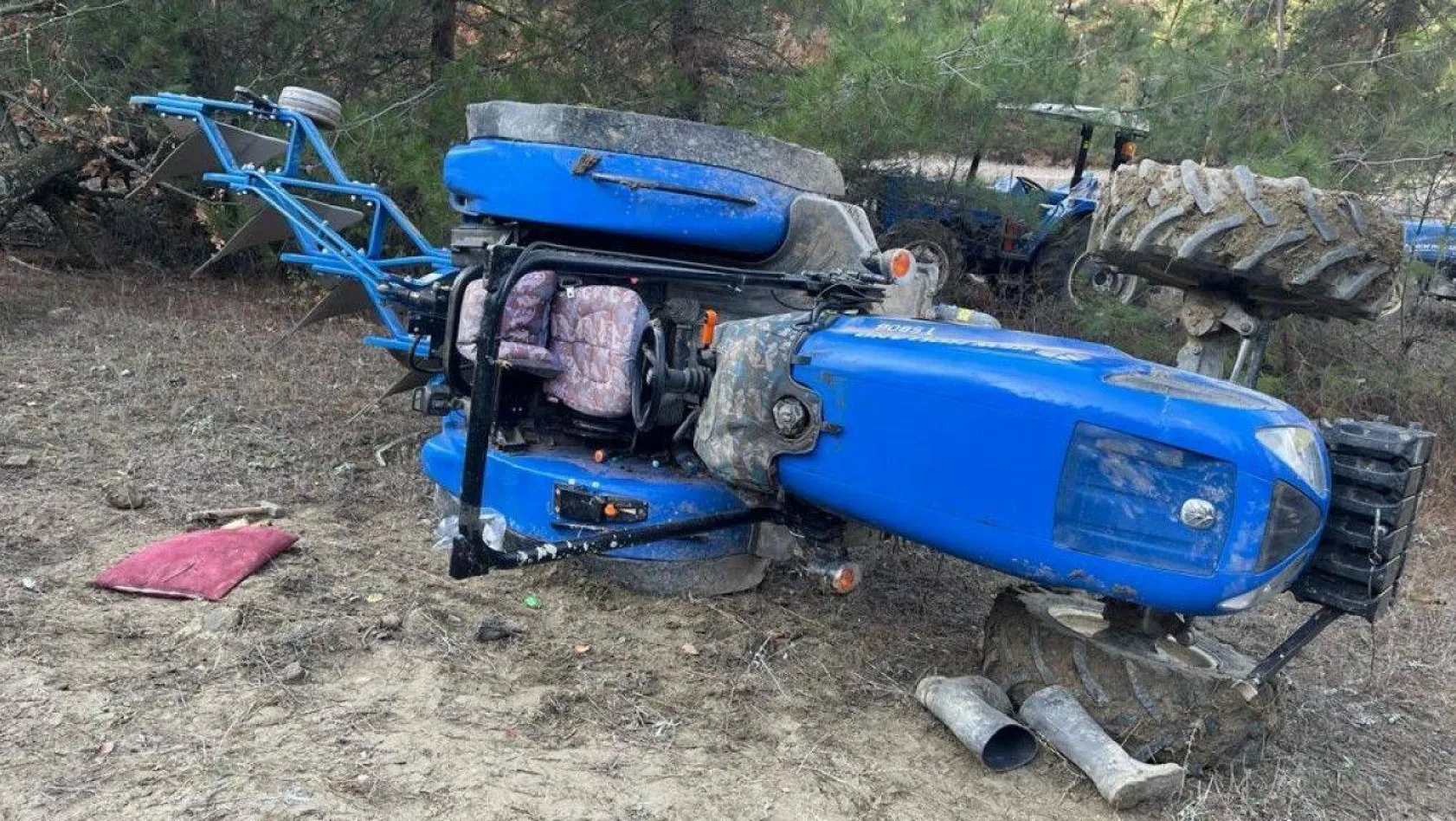 Bilecik'te yaşanan traktör kazasında ROPS demiri hayat kurtardı