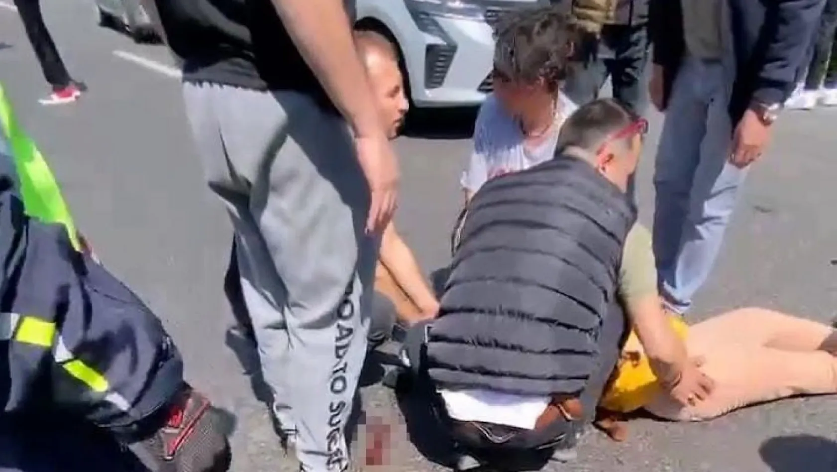 Bursa'da feci kaza otomobil kadınlara çarptı