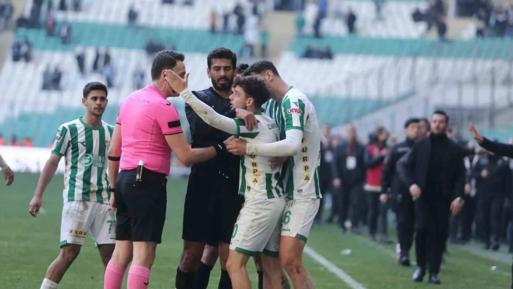 Bursasporlu futbolcu Çağatay Yılmaz kadro dışı kaldı