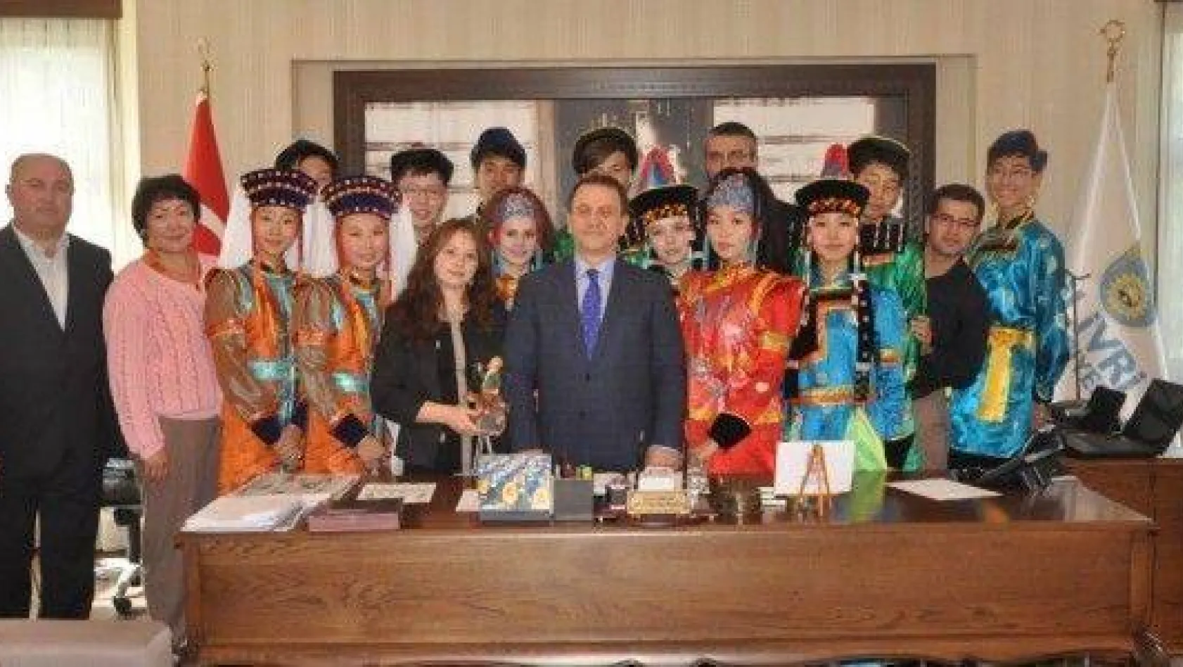 Buryatlı Öğrencilerden Işıklar'a Ziyaret