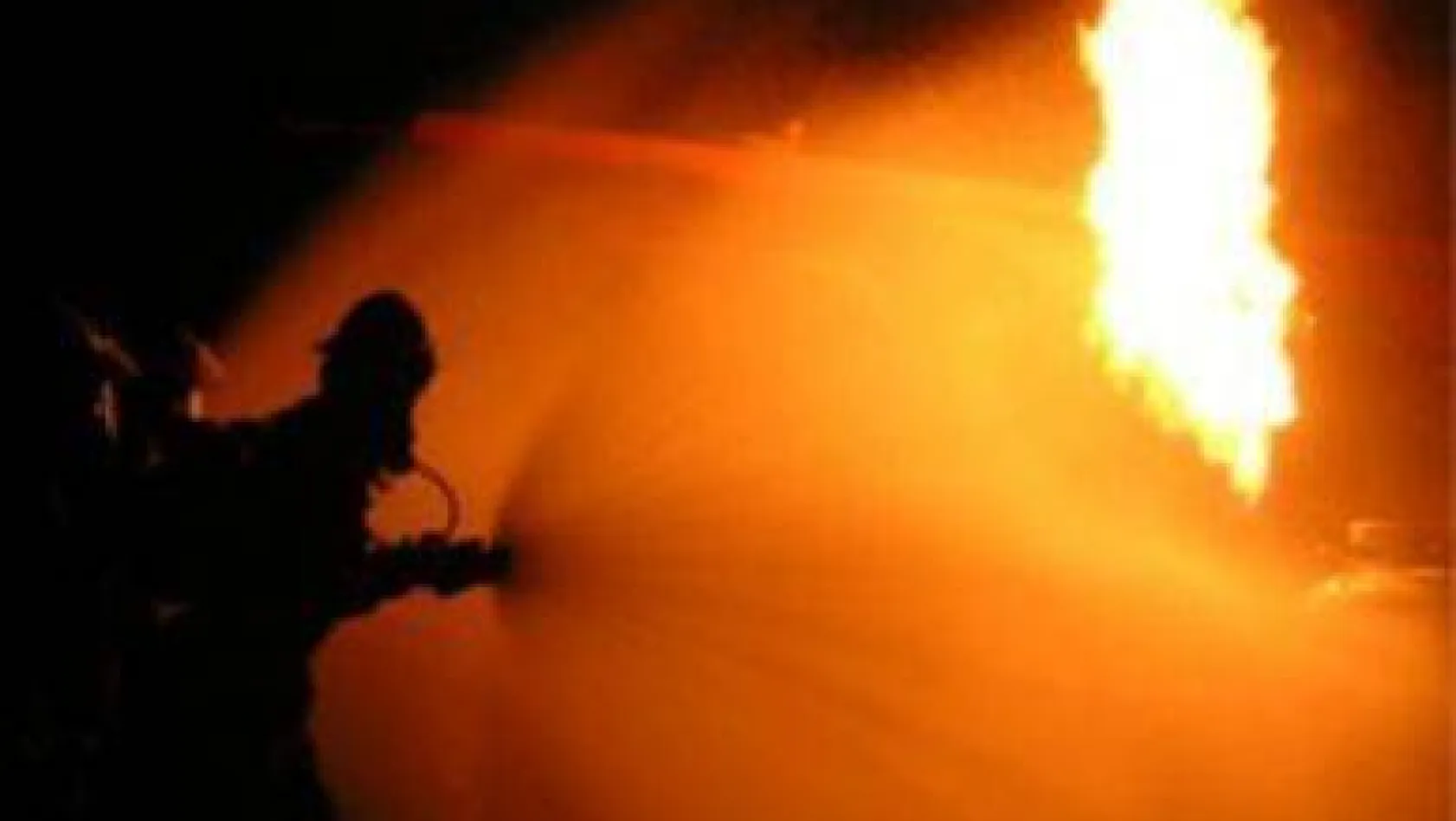 Çatalca'da yağ fabrikasında yangın