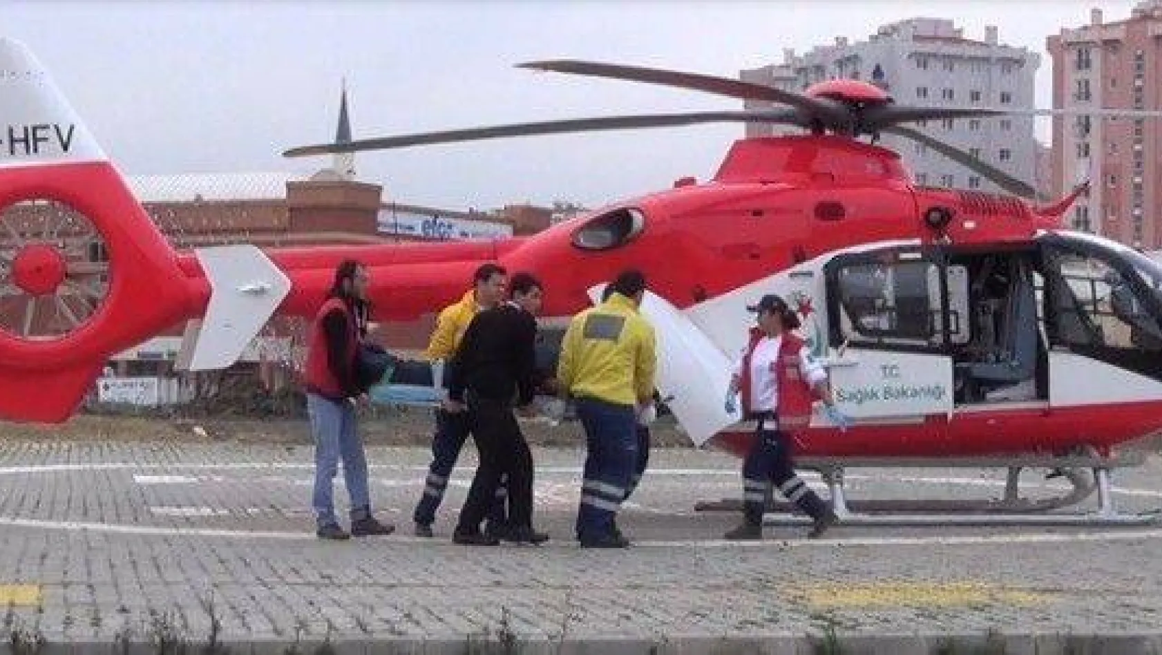 Çatalcalı genci hava ambulans kurtardı 