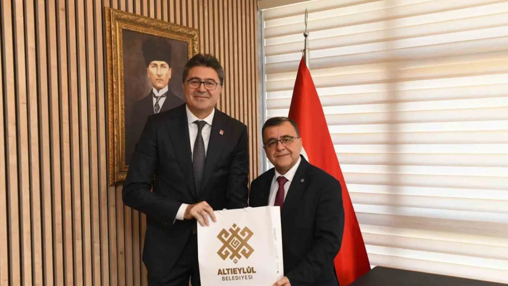 CHP Genel Başkan Yardımcısı Aytekin Başkan Şehirli'yi ziyaret etti