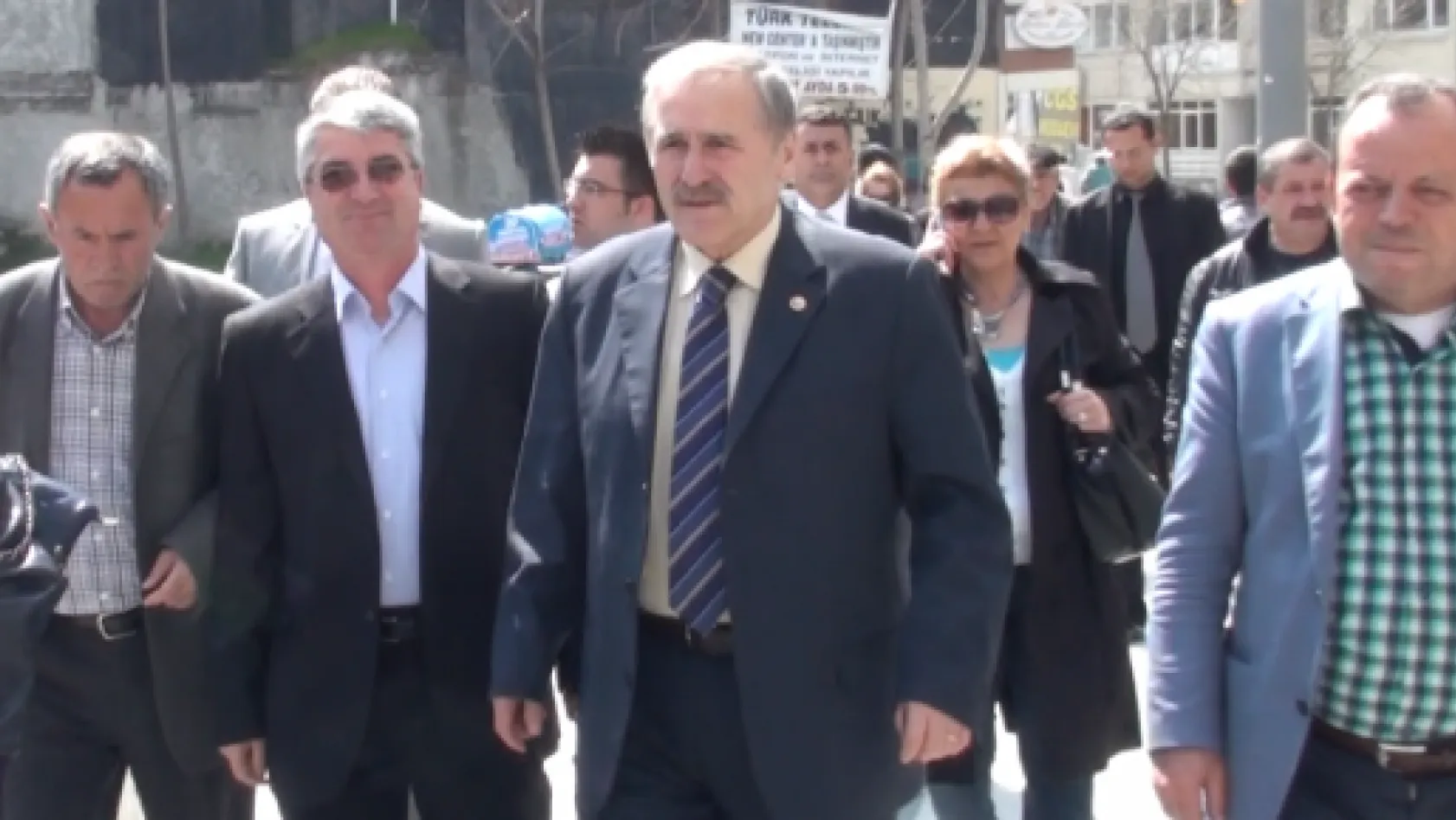 CHP Milletvekilleri esnafı gezdi