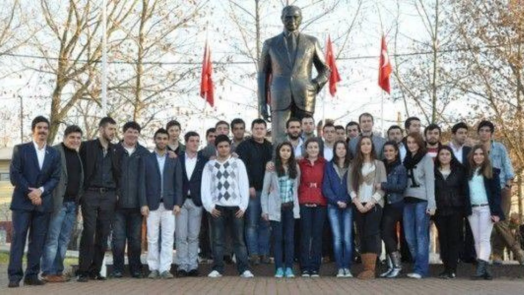 CHP Silivri Gençlik Kolları sıkılmadık el bırakmadı