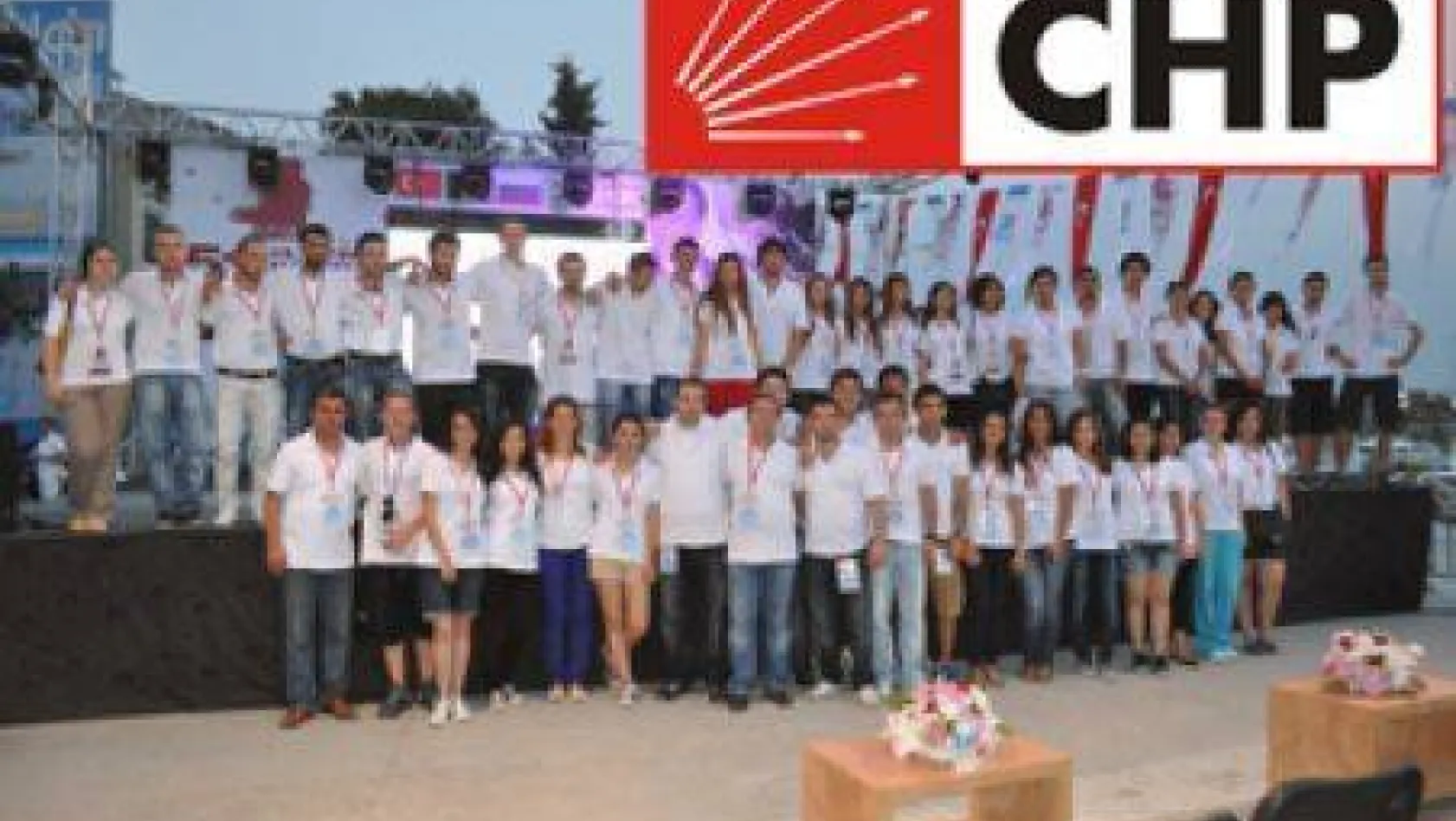 CHP'li Gençler takdir topluyor