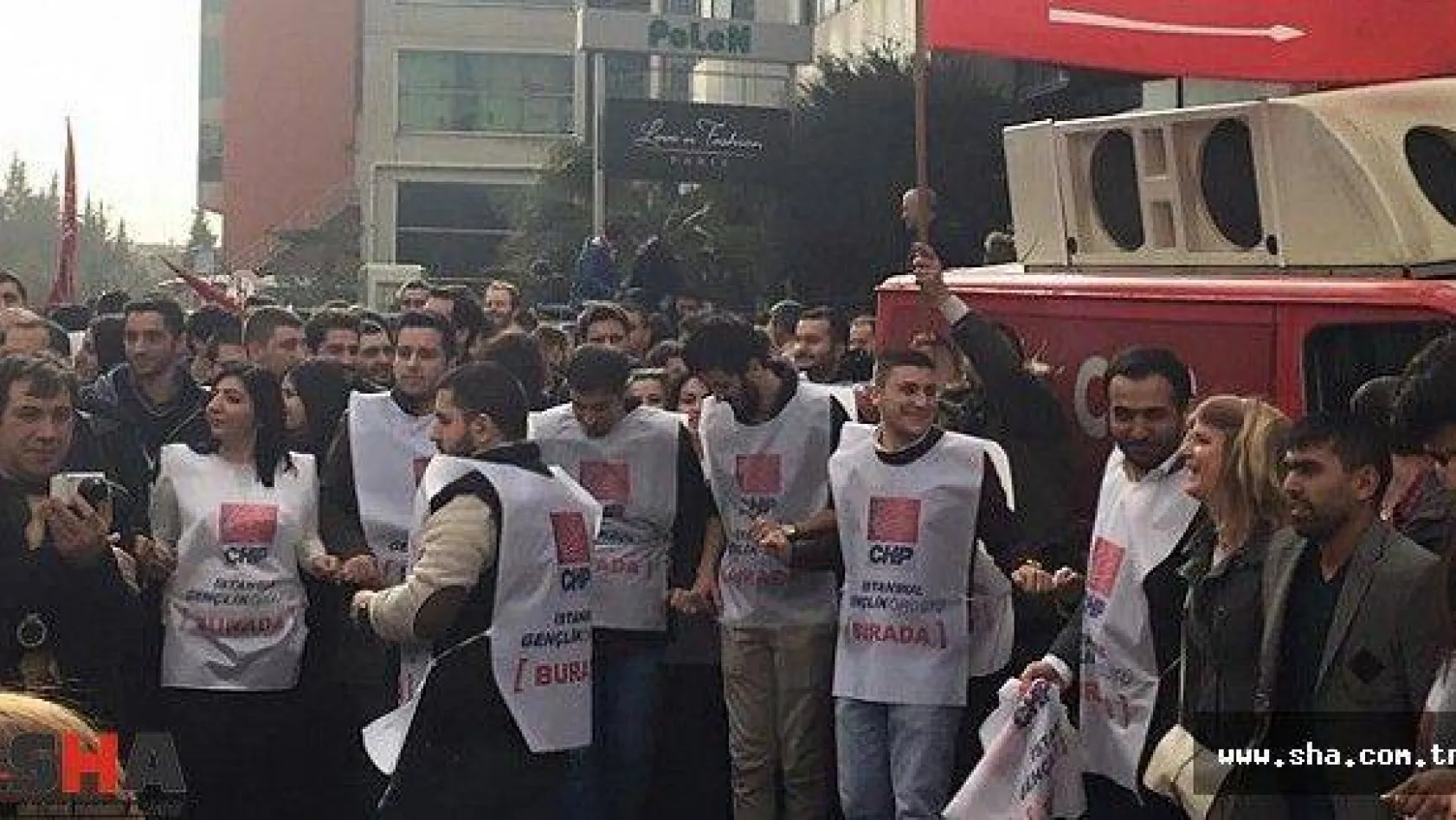 CHP'li gençlerden Metal-İş grevine destek