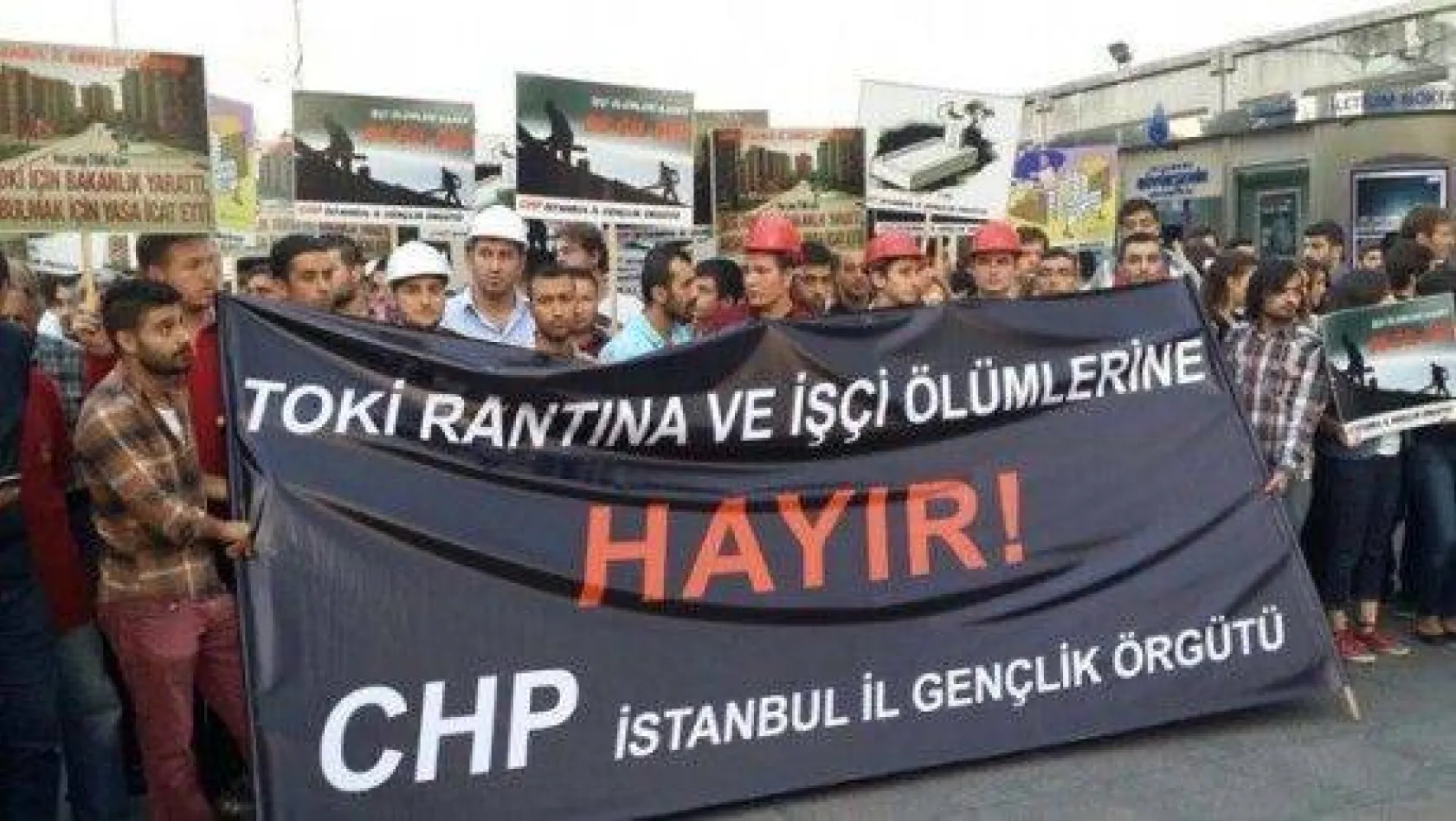CHP'li gençlerden TOKİ'ye karşı eylem