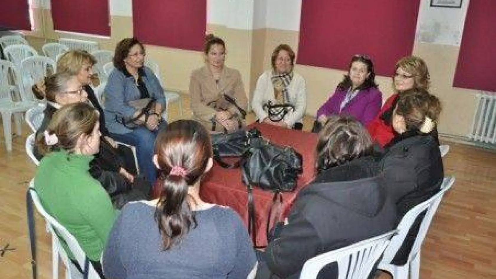 CHP'li kadınlardan eğitime destek
