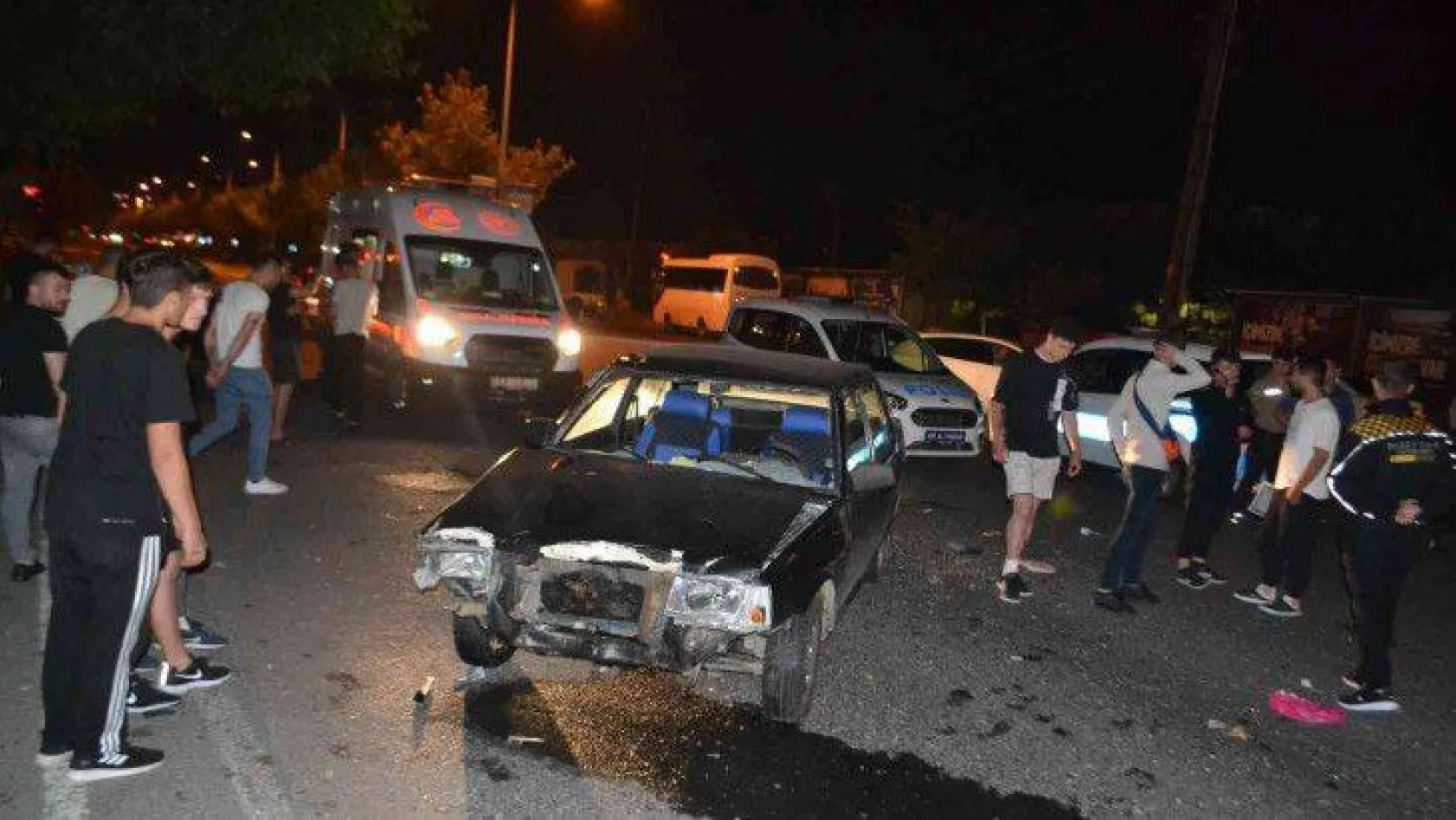 Çorlu'da gece yarısı feci kaza: 2 yaralı