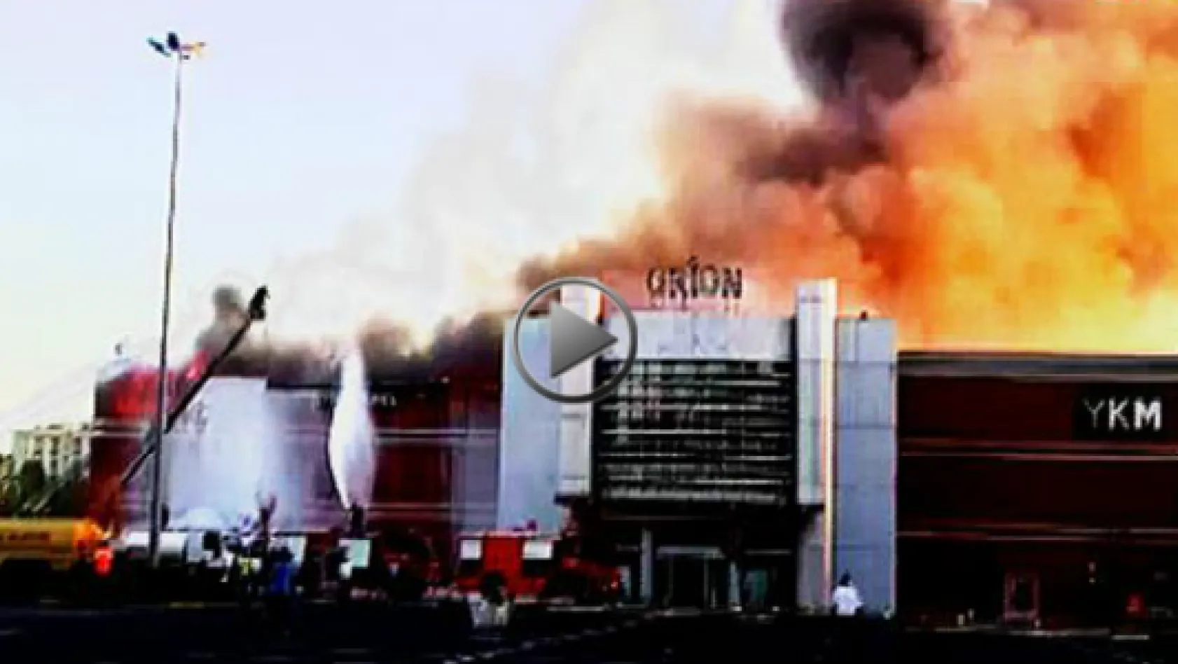 Çorlu'da alışveriş merkezi yandı