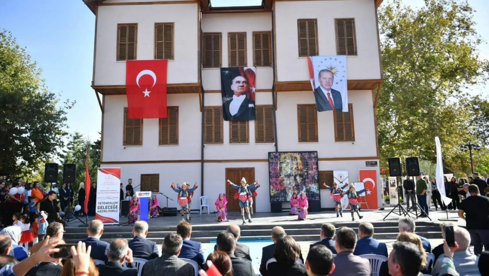 Cumhuriyetin 100'üncü Yıl Coşkusu Karesi Atatürk Evi'nde Yaşandı