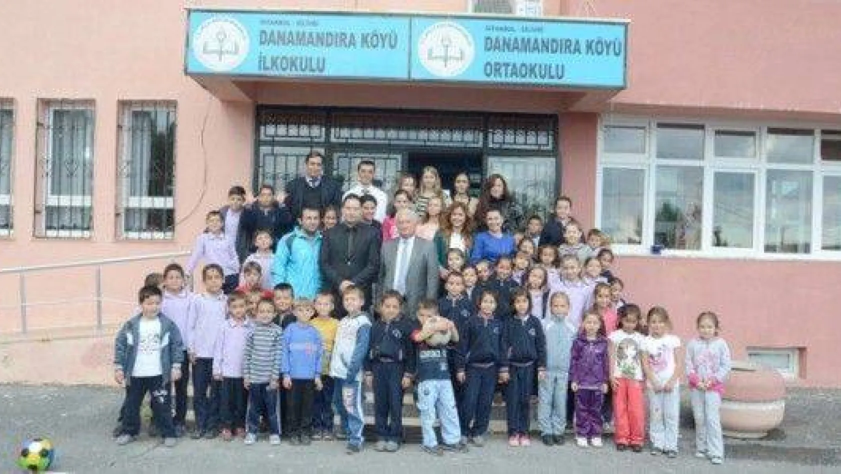 Danamandıra İlkokulu'na Belediyeden Fen Laboratuvarı