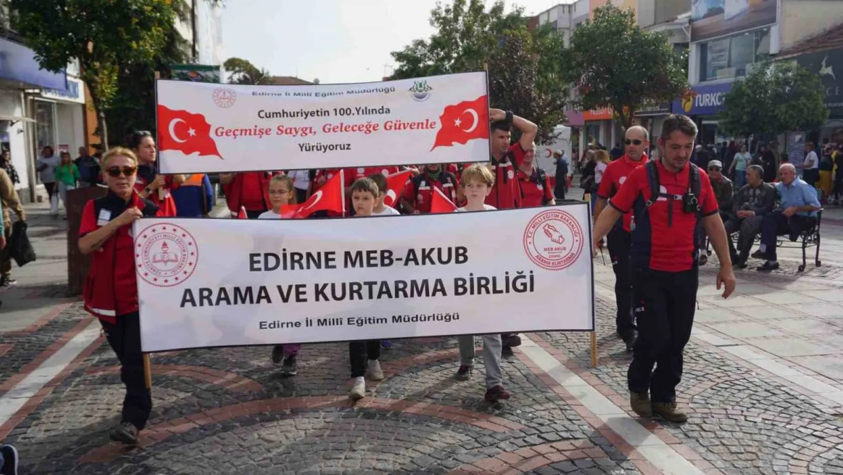 Edirne'de Cumhuriyet yürüyüşü düzenlendi