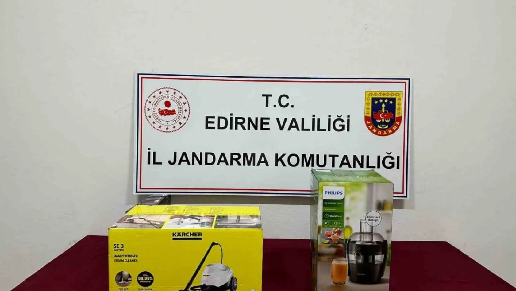 Edirne'de gümrük kaçağı elektrikli süpürge ve meyve sıkacağı ele geçirildi