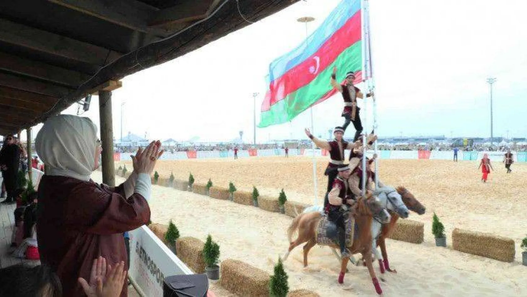 Emine Erdoğan, 5. Etnospor Kültür Festivali'ndeki etkinlik alanlarını ziyaret etti