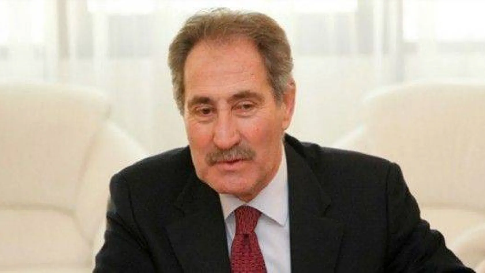 Ertuğrul Günay, AK Parti'den istifa etti