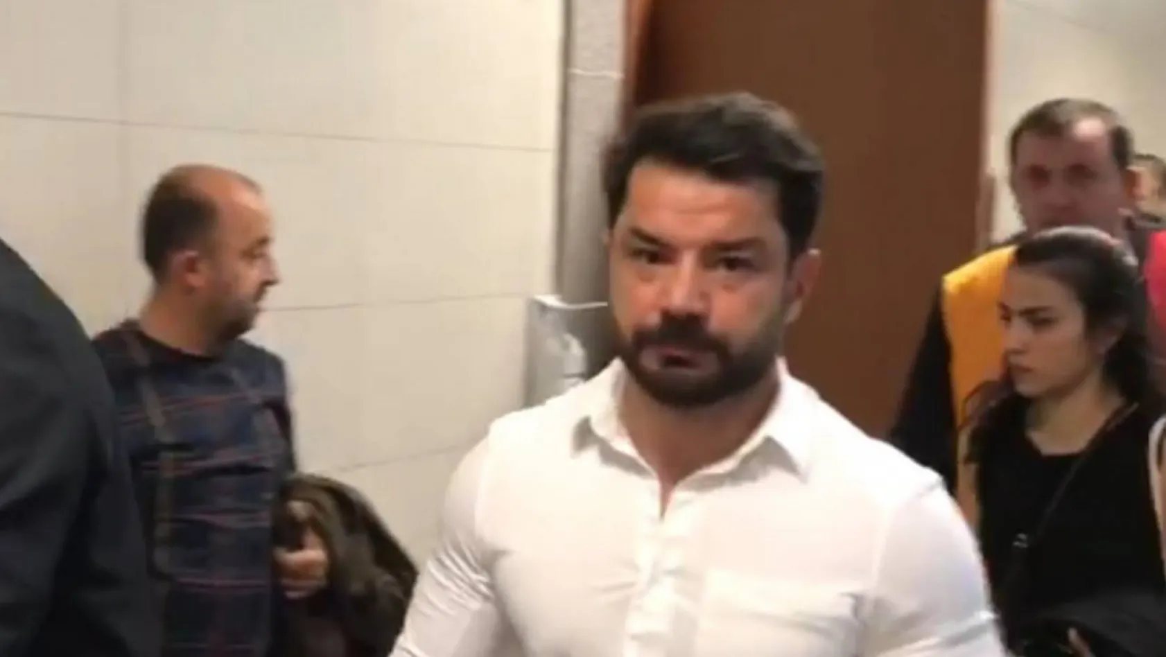 Futbol dünyasını dolandırdığı iddia edilen banka müdürü hakim karşısında