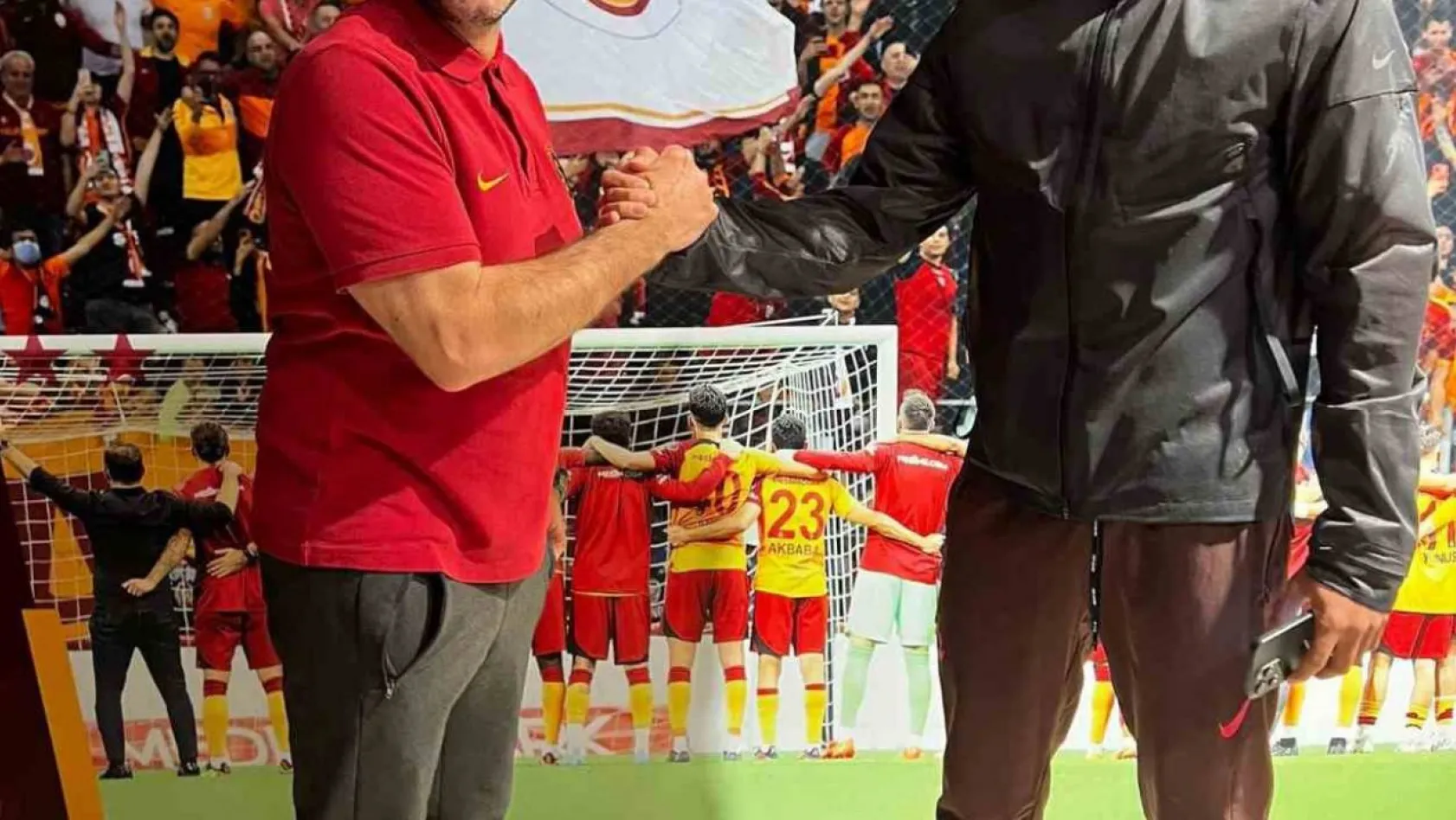 Galatasaray: 'Kariyerindeki yeni yolculuğunda başarılar Sacha, her şey için teşekkürler'