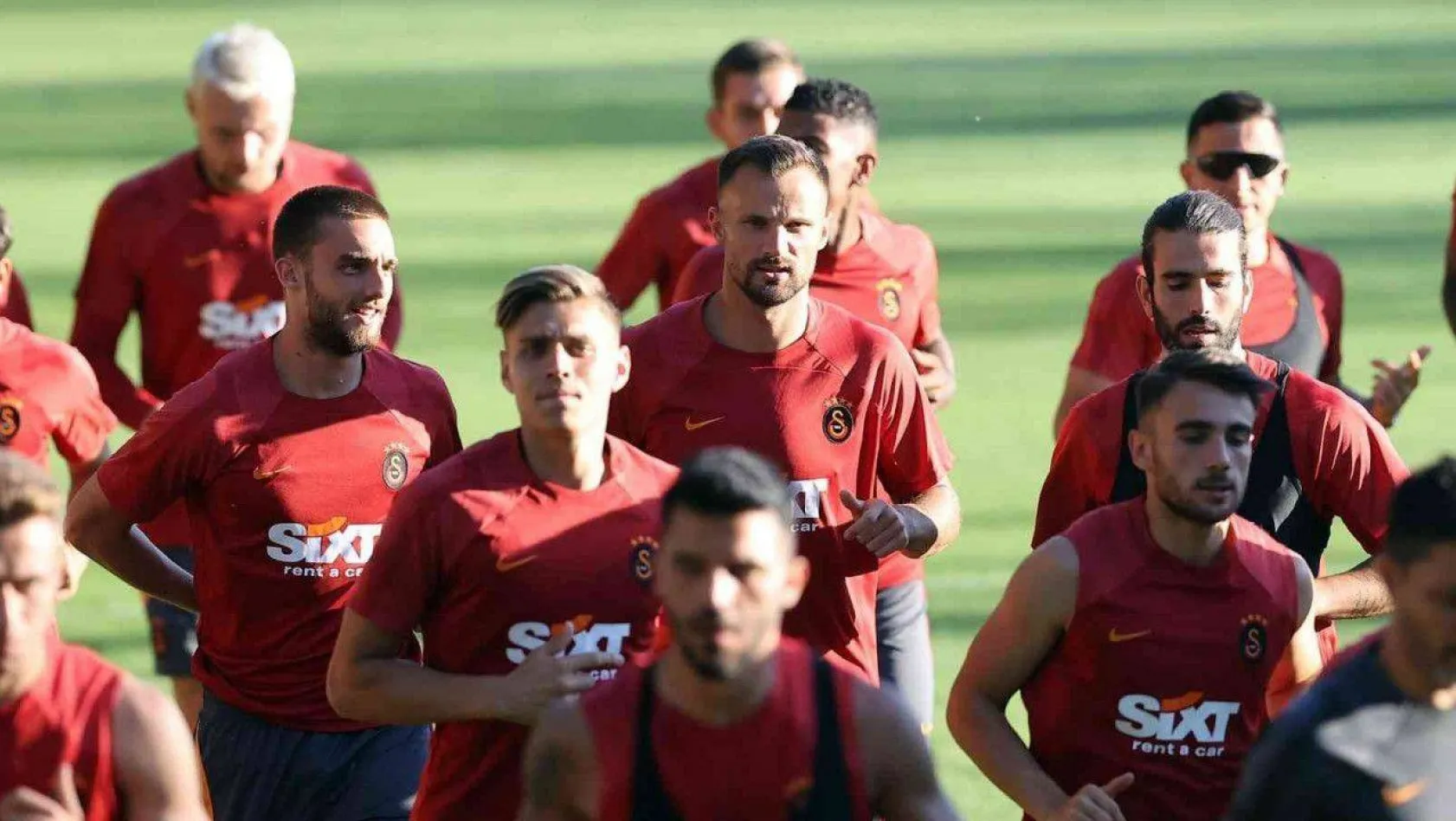 Galatasaray'ın yeni transferleri antrenmana katıldı