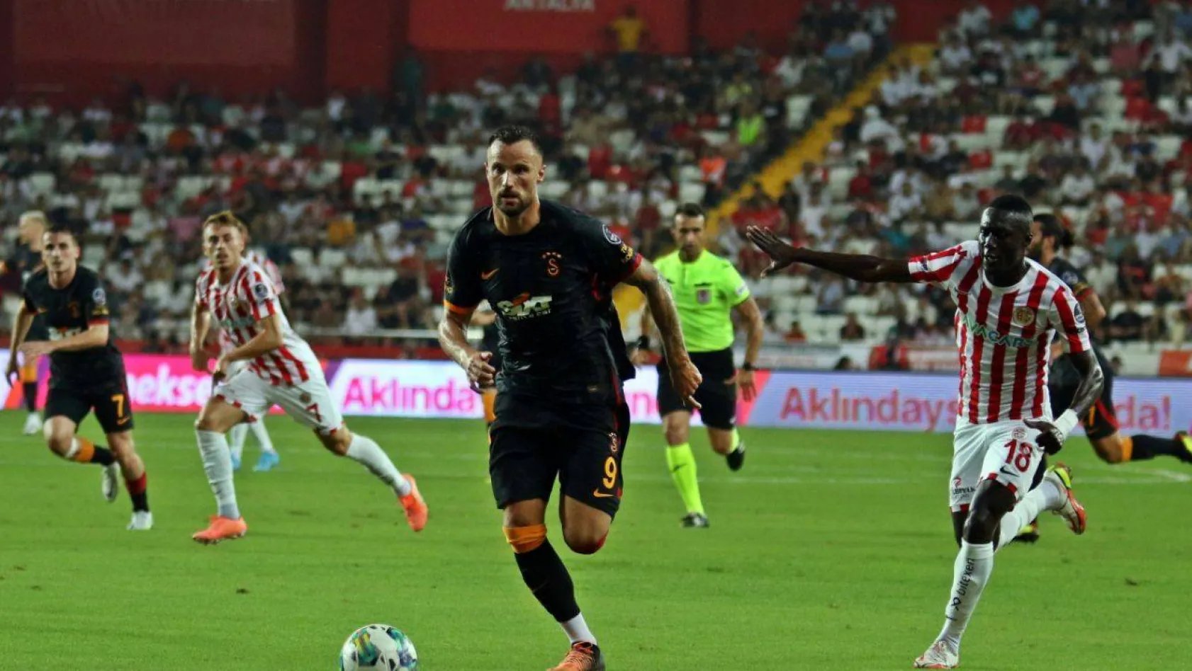 Galatasaray son nefeste 3 puana ulaştı