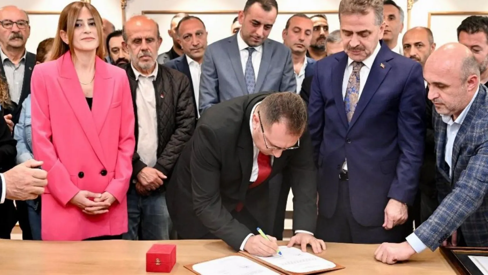 Gaziosmanpaşa Belediye Başkanı Bahçetepe göreve başladı