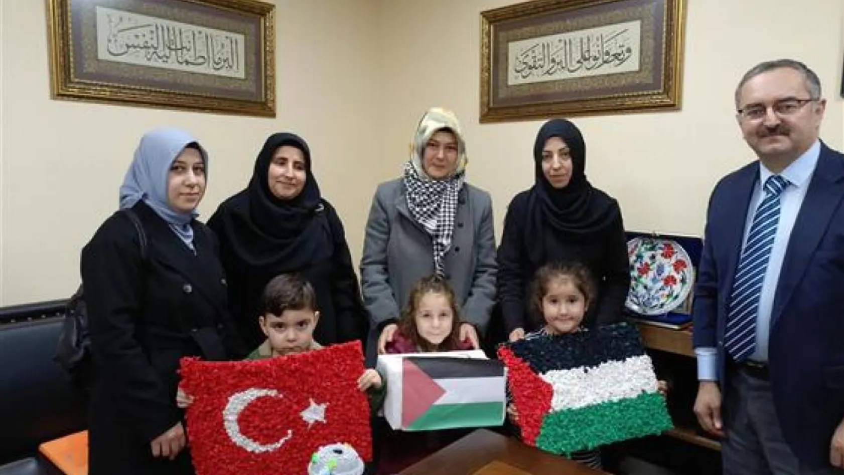 Gazzeli kardeşlerine destek oldular