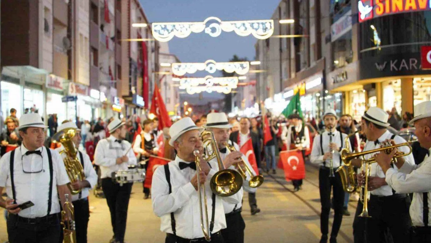 Gölbaşı'nda Cumhuriyet Bayramı coşkuyla kutlanıyor