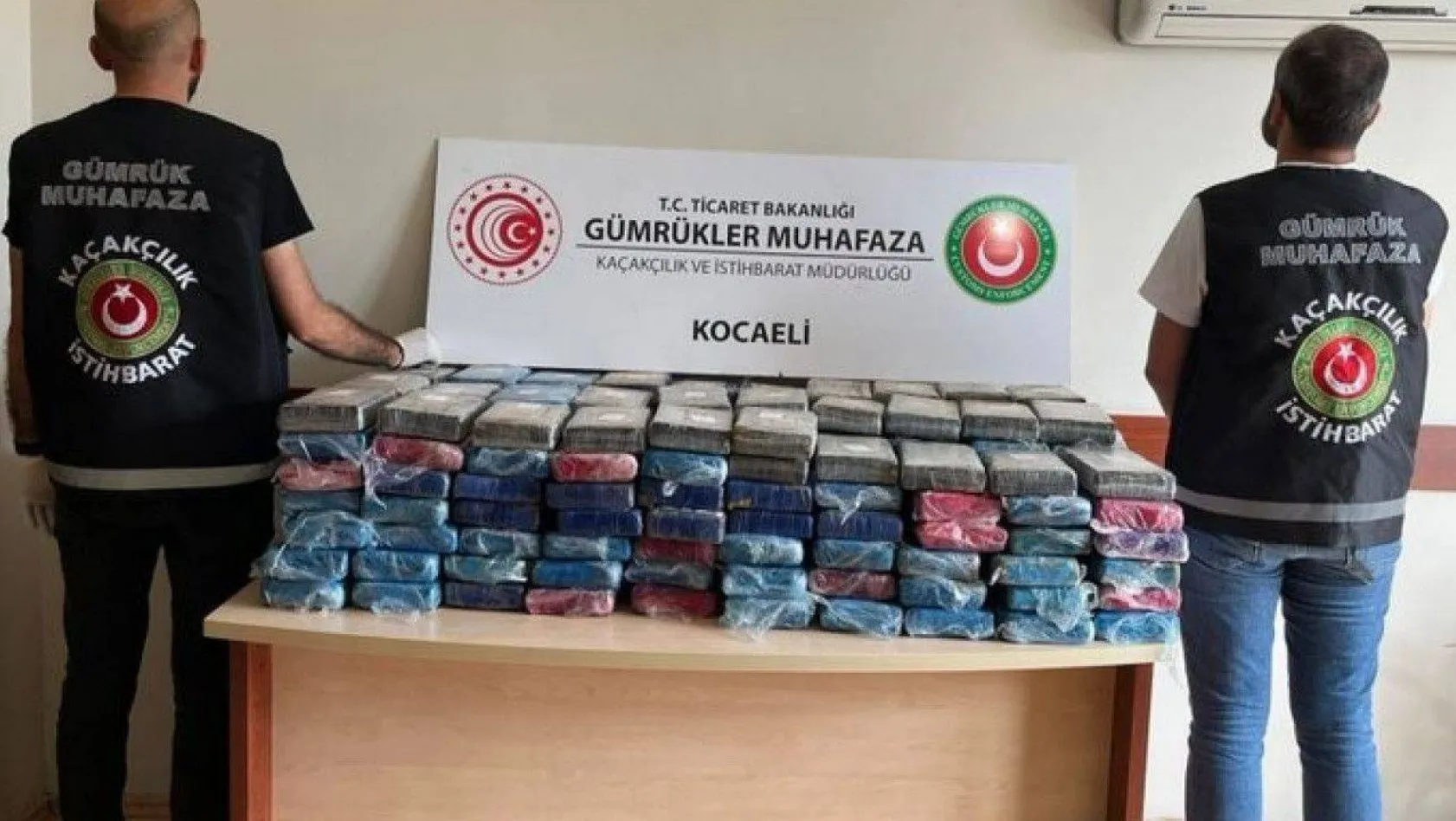 Gümrük Muhafaza ekipleri 226,9 kg esrar ile 246,8 kg kokain ele geçirdi
