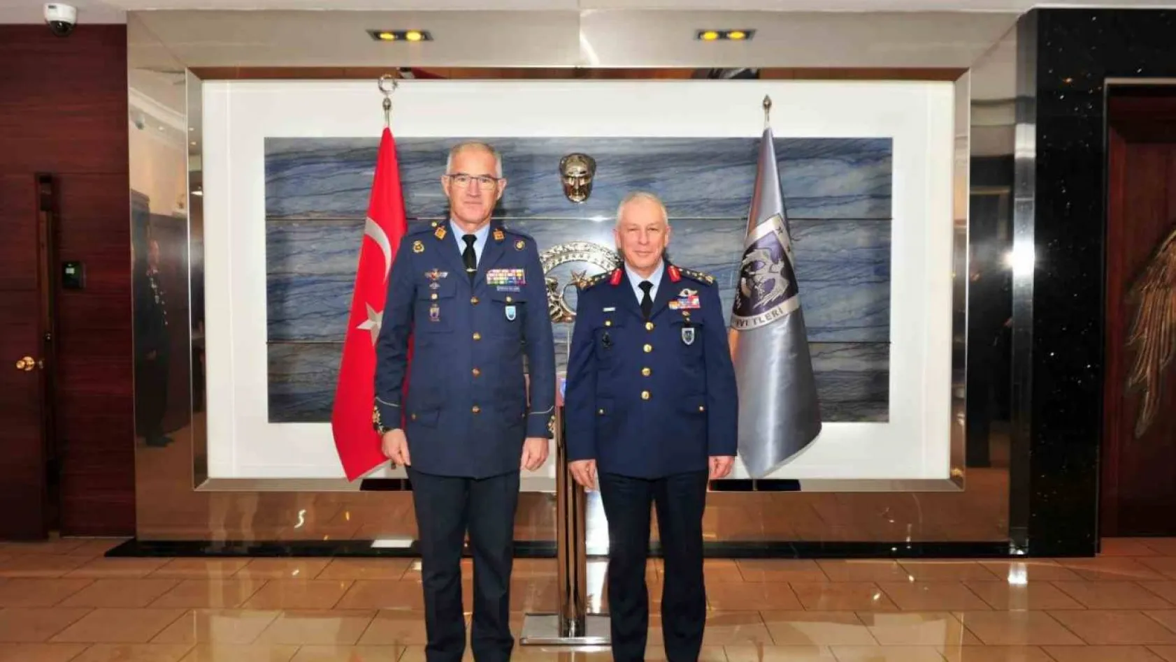 Hava Kuvvetleri Komutanı Kadıoğlu, NATO Birleştirilmiş Hava Harekat Merkezi Komutanı De Lara'yı kabul etti