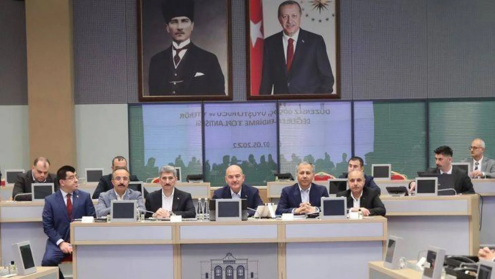 İçişleri Bakanı Soylu, 'Düzensiz Göç, Uyuşturucu ve Terör Değerlendirme Toplantısı'na katıldı