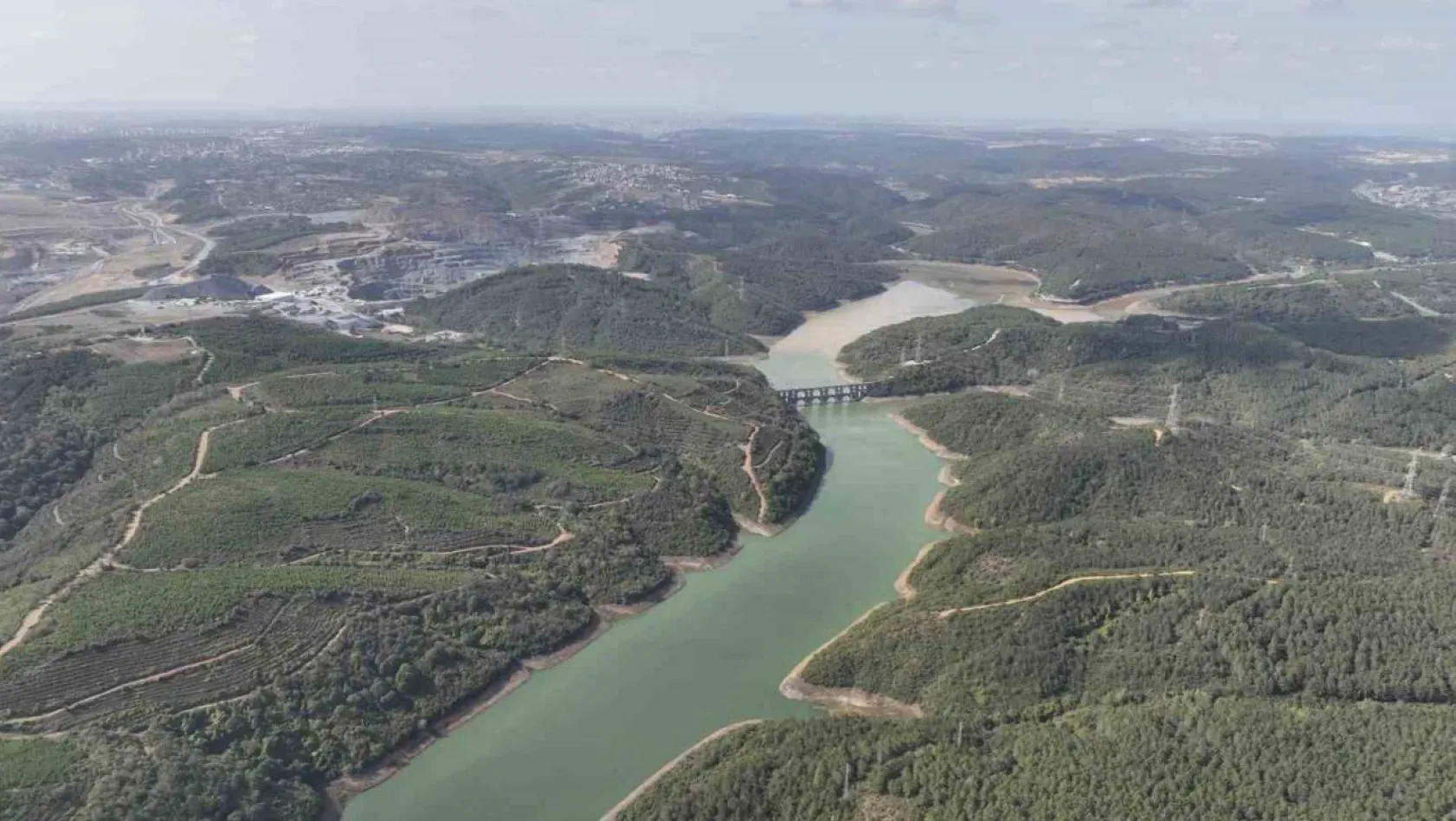 İstanbul'da barajlardaki su seviyesi yüzde 20'nin altına düştü: Alibey Barajı'ndaki suyun rengi değişti