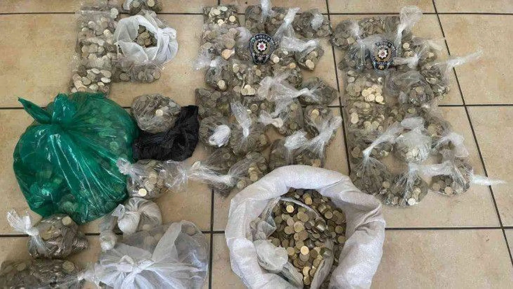 İstanbul'da tedavüldeki bozuk paraları hurdacıya satan şahıslara baskın: 2 gözaltı