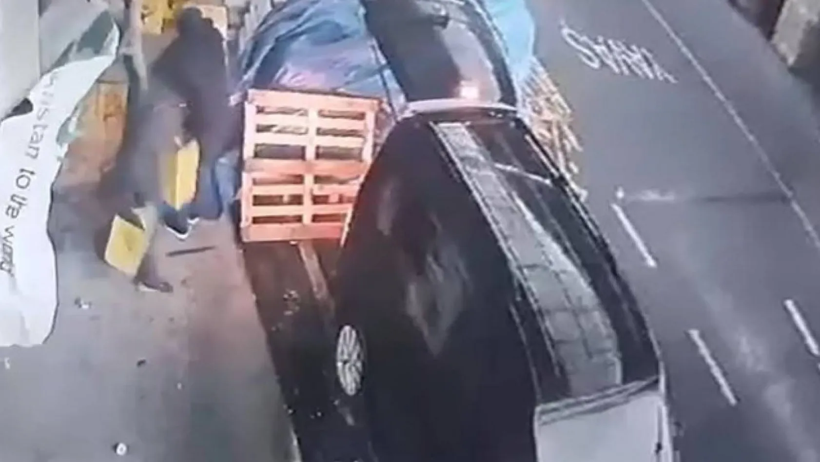 İstanbul'da toptancıdan yağ çalan hırsızlar kamerada