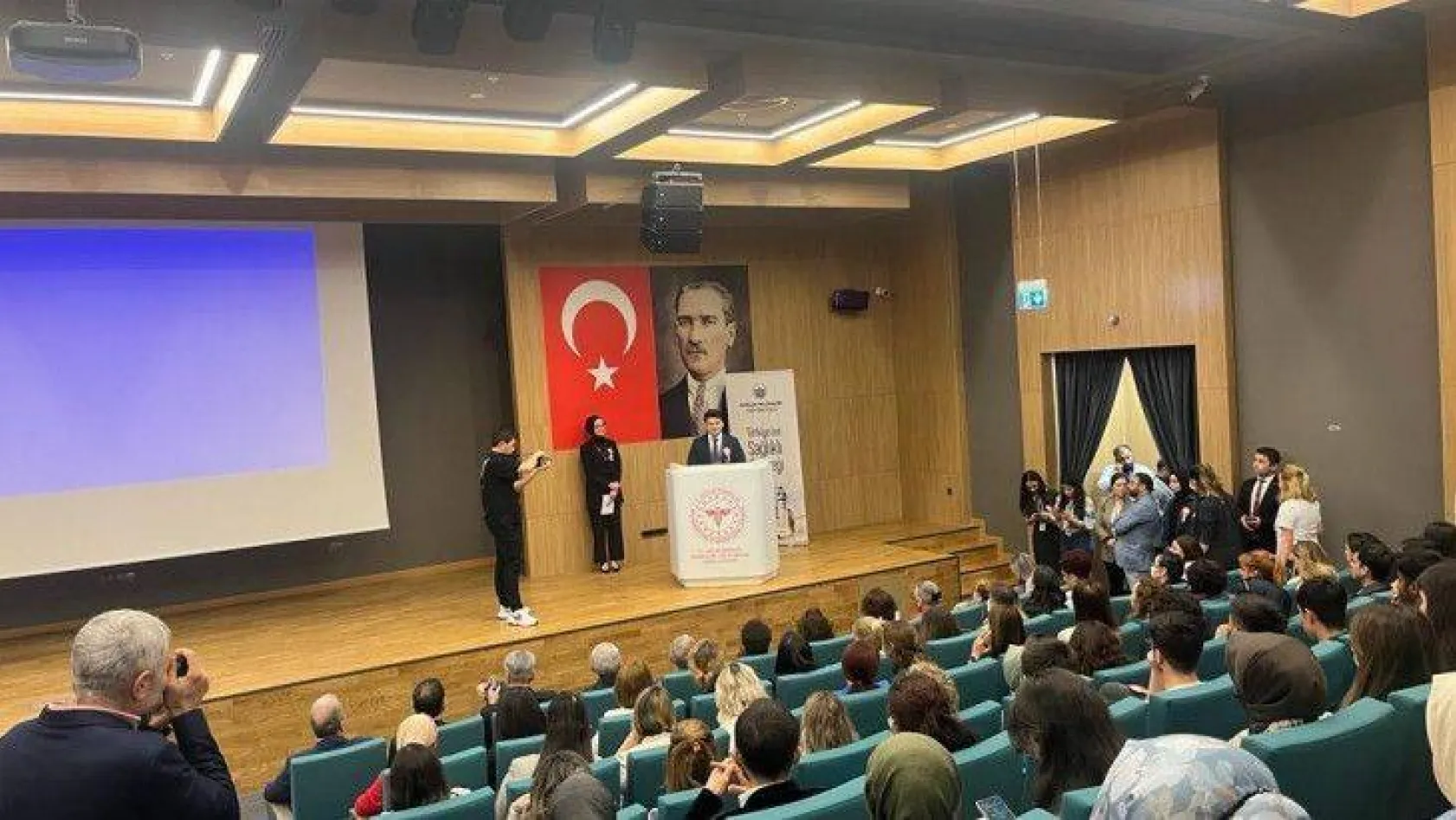 İstanbul İl Sağlık Müdürü Prof. Dr. Memişoğlu: 'Bir savaştan zaferle çıktığımıza inanıyoruz'