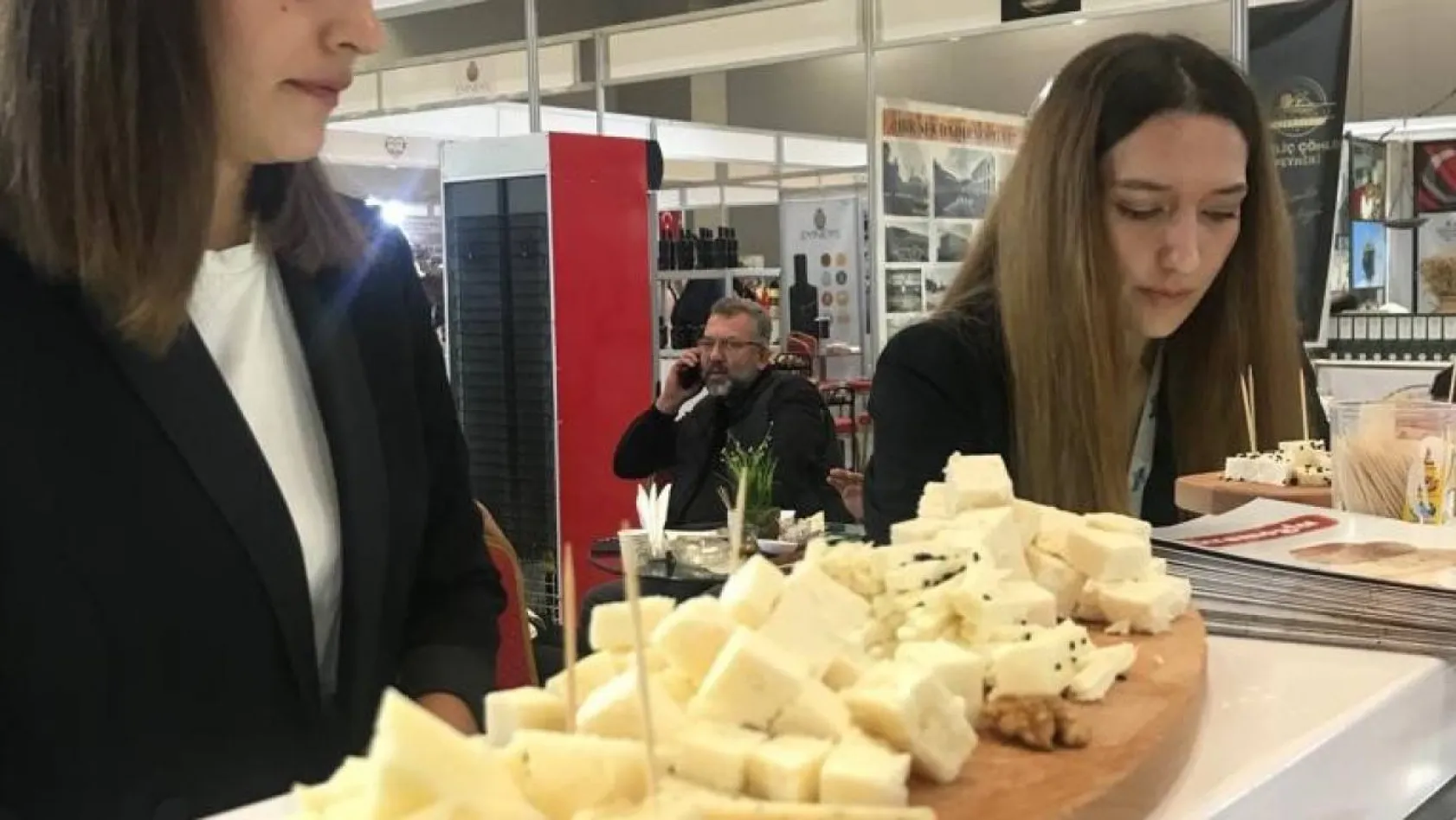 İstanbul Peynir ve Zeytin Fuarı ziyaretçilerini ağırlamaya devam ediyor