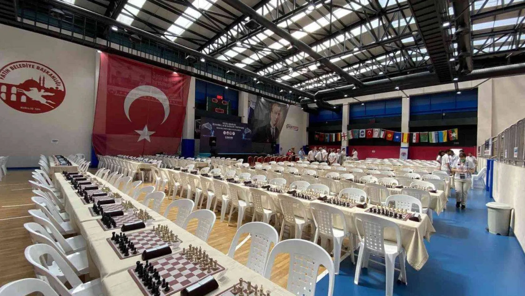 İstanbul Uluslararası Açık Satranç Turnuvası'nda ödüller sahiplerini buldu