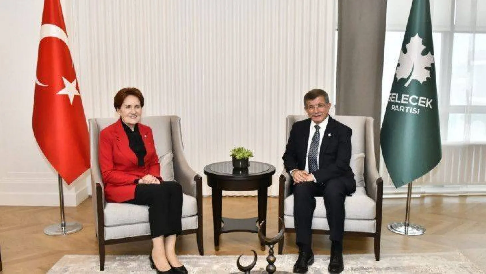İYİ Parti Genel Başkanı Akşener'den Davutoğlu'na ziyaret